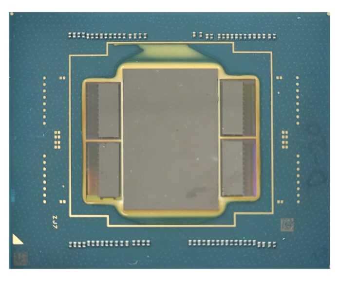 Intel shows 8 core 528 thread processor with silicon photonics